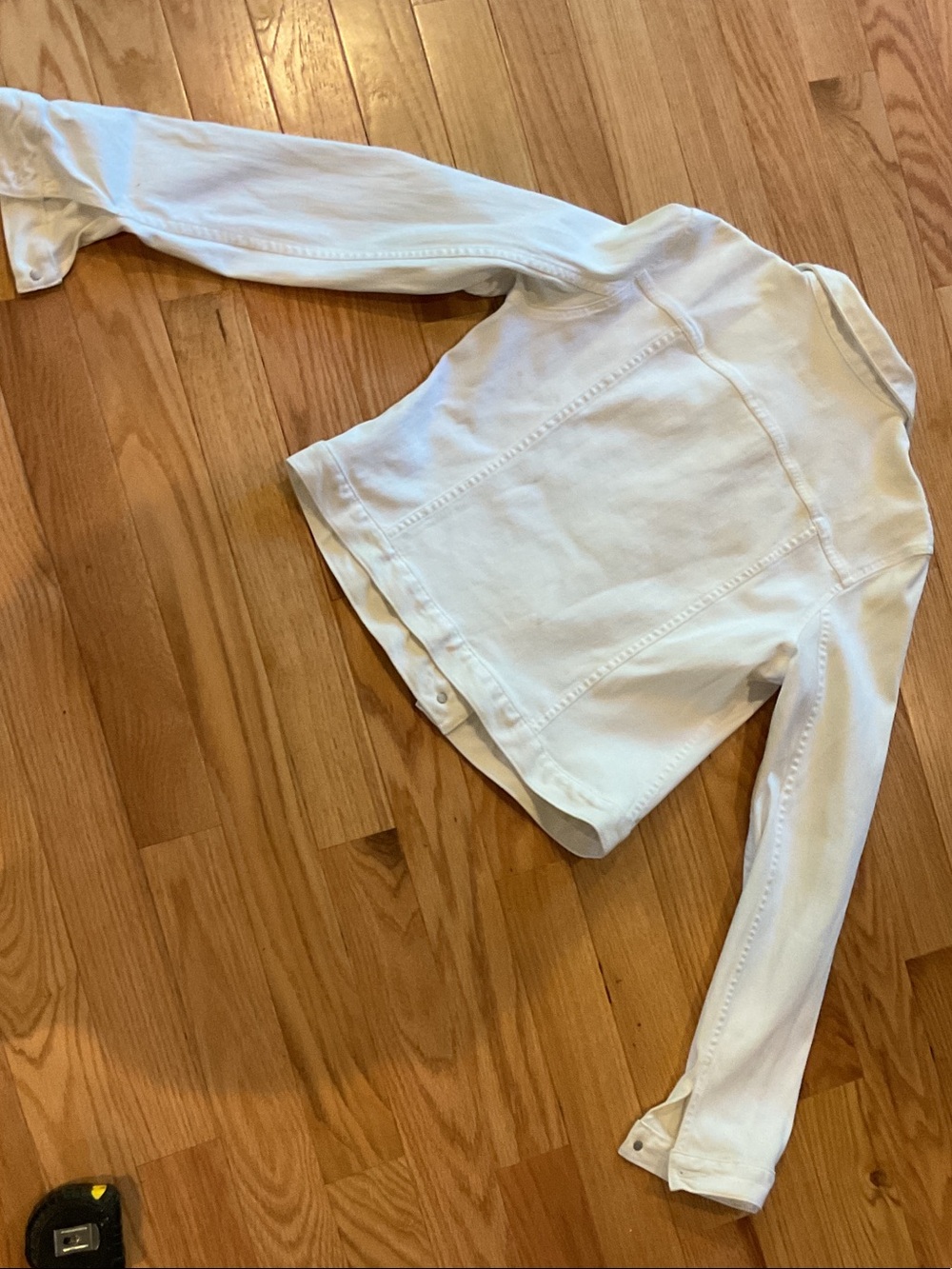 Joie White Lightweight Jean Jacket like new has dirt smudge back large NWOT - Picture 12 of 16